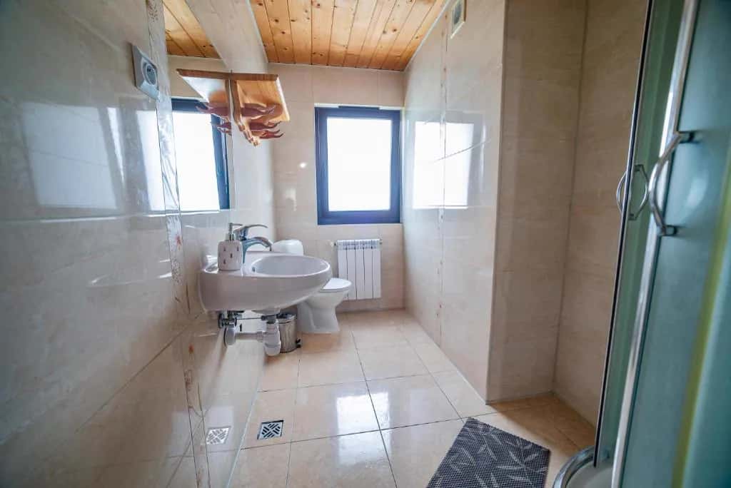 Hawrań Apartment — photo 7 of 8